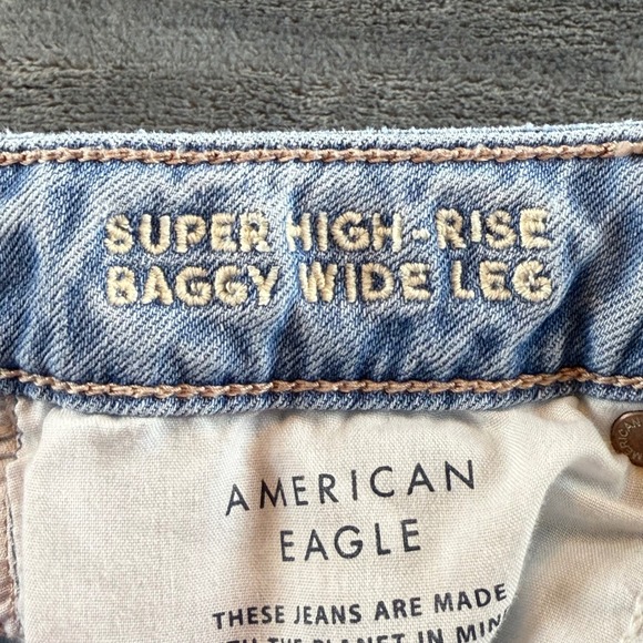 American Eagle Women's Jeans Super High Rise Baggy Wide Leg Size 4 S Distressed - Picture 3 of 11